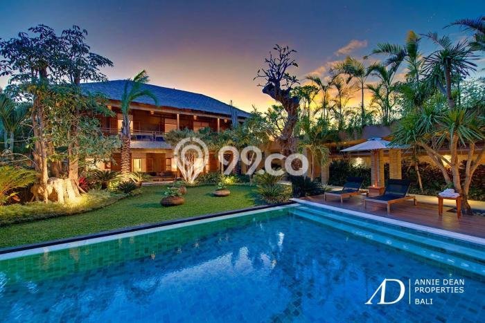 FOR SALE! Vila Kawasan , Luas 1000m2m², Posisi Strategis FOR SALE! Vila Kawasan , Luas 1000m2m², Posisi Strategis