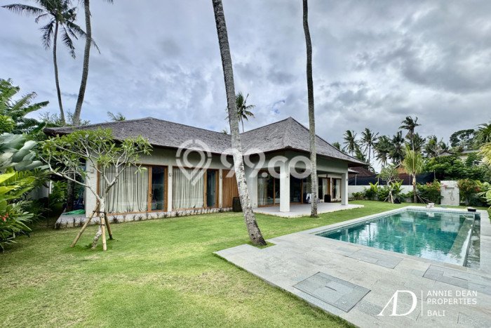 LOKASI STRATEGIS! Vila di , Dimensi 970m2m², Dekat fasilitas kota LOKASI STRATEGIS! Vila di , Dimensi 970m2m², Dekat fasilitas kota