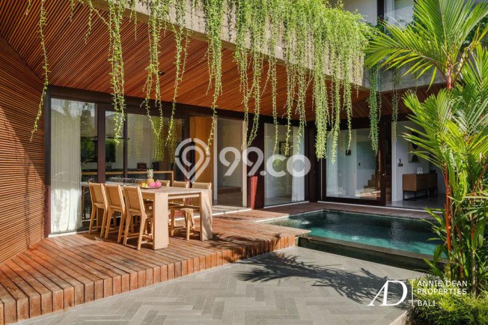 FOR SALE! Vila Kawasan , Area 365m2m², Posisi Premium FOR SALE! Vila Kawasan , Area 365m2m², Posisi Premium