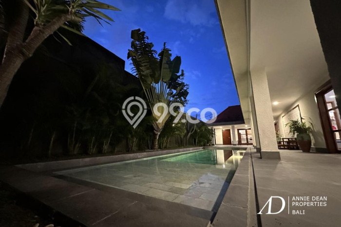 HOT DEAL! Vila Kawasan , Luas 410m2m², Lokasi Prima HOT DEAL! Vila Kawasan , Luas 410m2m², Lokasi Prima