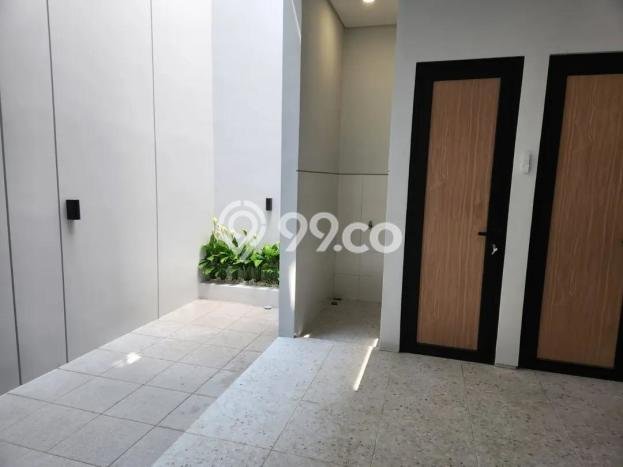 For Sale Rumah 4 Kamar Lokasi Strategis Nyaman dan Strategis di Rungkut For Sale Rumah 4 Kamar Lokasi Strategis Nyaman dan Strategis di Rungkut