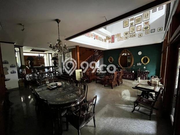 Rumah kawasan Kebayoran Lama, Jakarta Selatan, Luas 483m² LB 355m² Rumah kawasan Kebayoran Lama, Jakarta Selatan, Luas 483m² LB 355m²