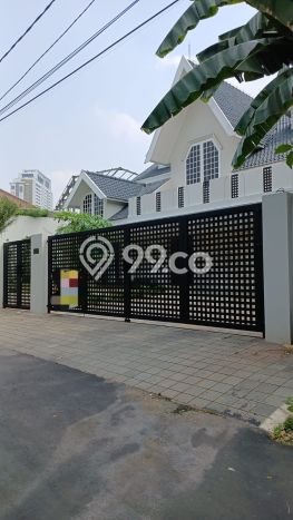 NEW LISTING! Rumah Strategis di Simprug, Luas 641m² Bangunan 581m² NEW LISTING! Rumah Strategis di Simprug, Luas 641m² Bangunan 581m²