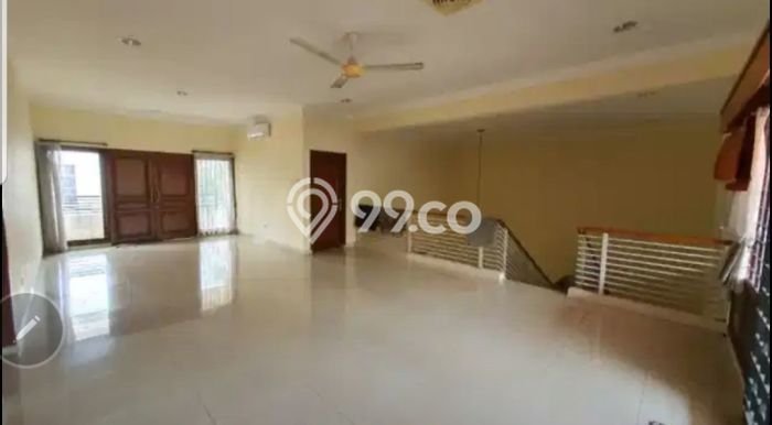 Rumah Berkualitas dengan 4 Kamar Tidur di Kawasan Elite Kebayoran Lama, Jakarta Selatan Rumah Berkualitas dengan 4 Kamar Tidur di Kawasan Elite Kebayoran Lama, Jakarta Selatan