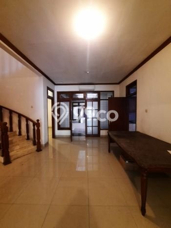 Rumah Mewah LB 240m2 Siap Huni Desain Elegan di Pondok Indah, Jakarta Selatan Rumah Mewah LB 240m2 Siap Huni Desain Elegan di Pondok Indah, Jakarta Selatan