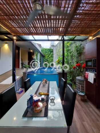 Siap Huni Rumah Mewah 0 Kamar di Kebayoran Baru Dekat ke Mana Pun Siap Huni Rumah Mewah 0 Kamar di Kebayoran Baru Dekat ke Mana Pun