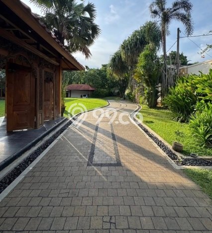 Rumah Mewah LB 1131m2 Siap Pakai Desain Elegan di Kemang, Jakarta Selatan Rumah Mewah LB 1131m2 Siap Pakai Desain Elegan di Kemang, Jakarta Selatan