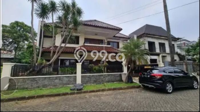 Rumah Berkualitas dengan 4 Kamar Tidur di Kawasan Elite Kebayoran Lama, Jakarta Selatan Rumah Berkualitas dengan 4 Kamar Tidur di Kawasan Elite Kebayoran Lama, Jakarta Selatan