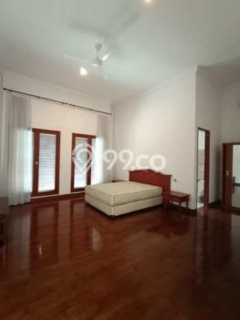 PROMO SPESIAL! Rumah Ready Stock lokasi Simprug, Jakarta Selatan, Luas 587m² Bangunan 500m² PROMO SPESIAL! Rumah Ready Stock lokasi Simprug, Jakarta Selatan, Luas 587m² Bangunan 500m²