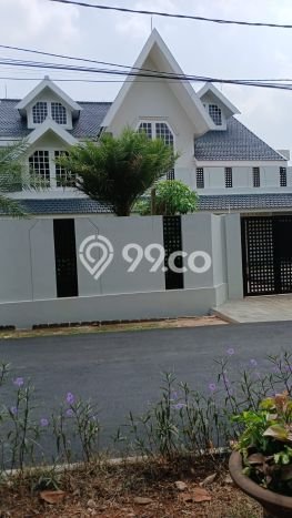 NEW LISTING! Rumah Strategis di Simprug, Luas 641m² Bangunan 581m² NEW LISTING! Rumah Strategis di Simprug, Luas 641m² Bangunan 581m²