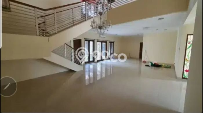 Rumah Berkualitas dengan 4 Kamar Tidur di Kawasan Elite Kebayoran Lama, Jakarta Selatan Rumah Berkualitas dengan 4 Kamar Tidur di Kawasan Elite Kebayoran Lama, Jakarta Selatan