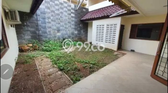 Rumah Berkualitas dengan 4 Kamar Tidur di Kawasan Elite Kebayoran Lama, Jakarta Selatan Rumah Berkualitas dengan 4 Kamar Tidur di Kawasan Elite Kebayoran Lama, Jakarta Selatan