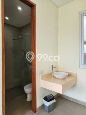 Vila di , Area 300m2m², Area Strategis Vila di , Area 300m2m², Area Strategis