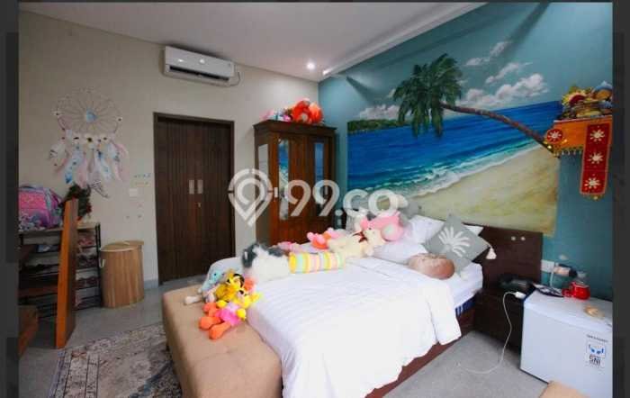 Vila Kawasan , Luas 305m2m², Lokasi Strategis Vila Kawasan , Luas 305m2m², Lokasi Strategis