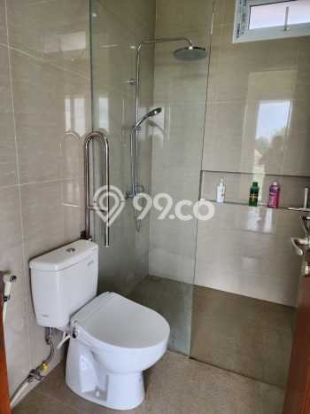 Vila di , Area 300m2m², Area Strategis Vila di , Area 300m2m², Area Strategis