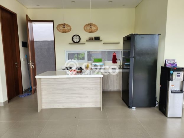 Vila di , Area 300m2m², Area Strategis Vila di , Area 300m2m², Area Strategis