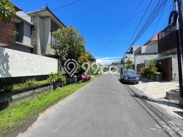 PELUANG INVESTASI! Vila di , Luas 280m2m², Potensi Bagus PELUANG INVESTASI! Vila di , Luas 280m2m², Potensi Bagus