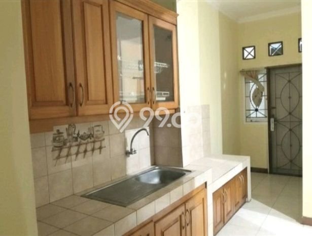 Rumah Sewa Tangerang Selatan LT 135m2 LB 200m2 Area Bintaro Rumah Sewa Tangerang Selatan LT 135m2 LB 200m2 Area Bintaro