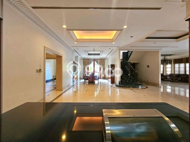 Jual Rumah Mewah Elegan Dengan View Eksklusif di Kedoya Baru, Jakarta Barat Jual Rumah Mewah Elegan Dengan View Eksklusif di Kedoya Baru, Jakarta Barat