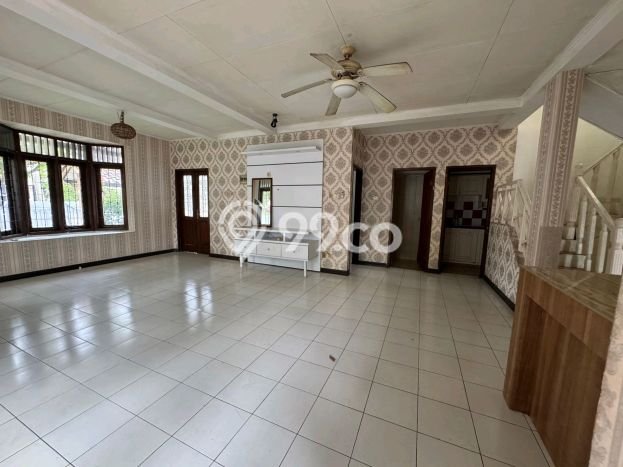 Hunian Mewah LB 350m2 Siap Huni Desain Elegan di Bintaro, Tangerang Selatan Hunian Mewah LB 350m2 Siap Huni Desain Elegan di Bintaro, Tangerang Selatan
