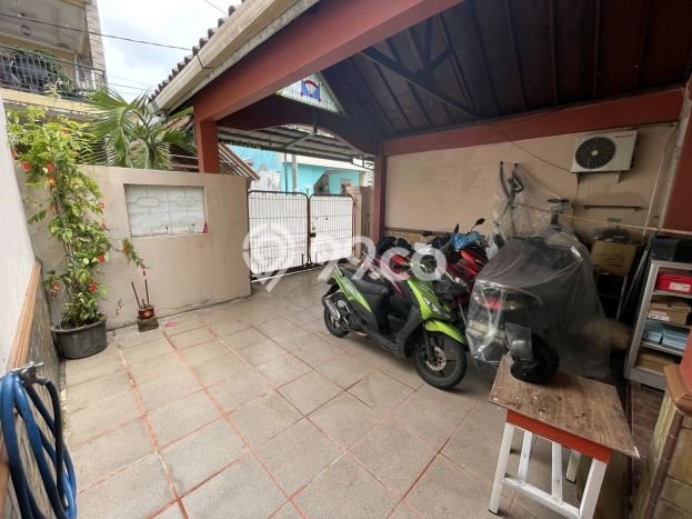 For Sale Hunian Rumah Terawat 5 Kamar di Graha Raya, Tangerang Selatan For Sale Hunian Rumah Terawat 5 Kamar di Graha Raya, Tangerang Selatan
