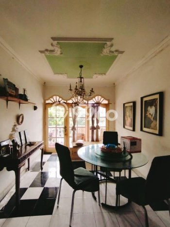 Siap Huni Hunian Elit 6 Kamar di Pancoran Dekat ke Mana Pun Siap Huni Hunian Elit 6 Kamar di Pancoran Dekat ke Mana Pun