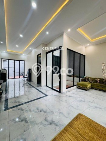 For Sale Rumah Mewah Exclusive di Serpong, Tangerang Selatan For Sale Rumah Mewah Exclusive di Serpong, Tangerang Selatan