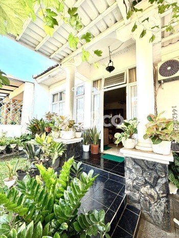 Rumah Modern 2 KT di Graha Raya Bintaro Tangerang Selatan Rumah Modern 2 KT di Graha Raya Bintaro Tangerang Selatan