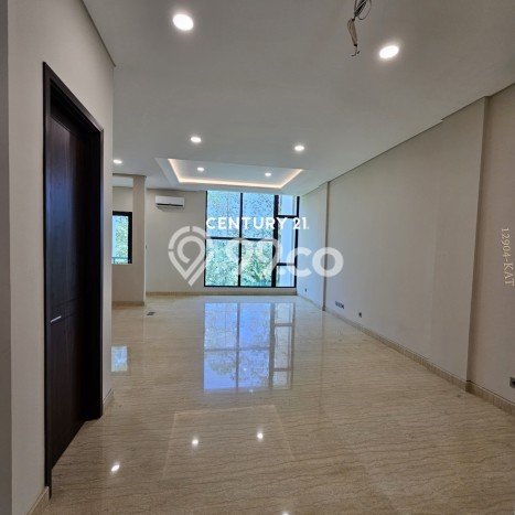 Rumah Mewah LB 300m2 Siap Huni Desain Elegan di Pondok Indah, Jakarta Selatan Rumah Mewah LB 300m2 Siap Huni Desain Elegan di Pondok Indah, Jakarta Selatan