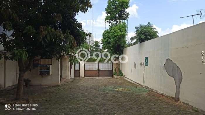 Rumah Luxury di Jakarta Selatan Lokasi Strategis Kondisi Baik Rumah Luxury di Jakarta Selatan Lokasi Strategis Kondisi Baik
