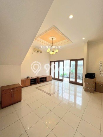 Rumah Elit Modern Tanpa Renovasi di Lebak Bulus Jakarta Selatan Rumah Elit Modern Tanpa Renovasi di Lebak Bulus Jakarta Selatan