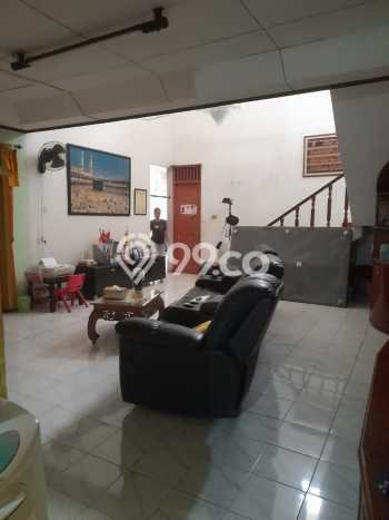 Rumah Modern 5 KT di Pondok Ranji Tangerang Selatan Semi Furnished Rumah Modern 5 KT di Pondok Ranji Tangerang Selatan Semi Furnished