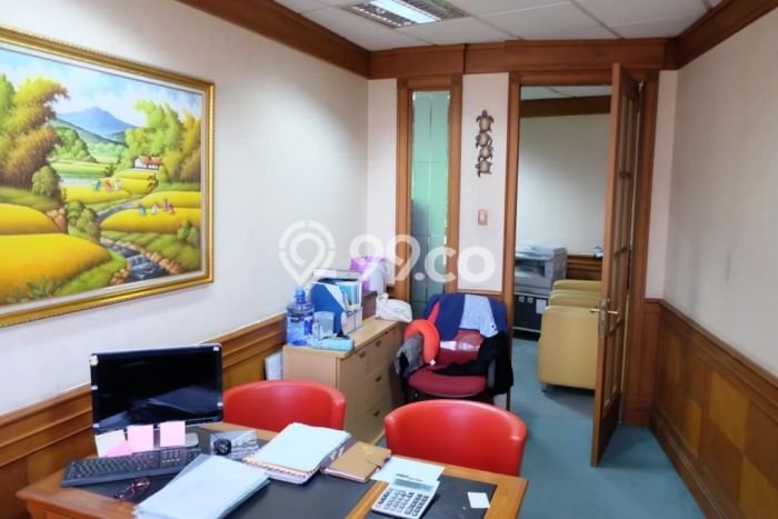 Unit Komersial Disewakan di Sudirman di Area Ramai & Strategis Unit Komersial Disewakan di Sudirman di Area Ramai & Strategis