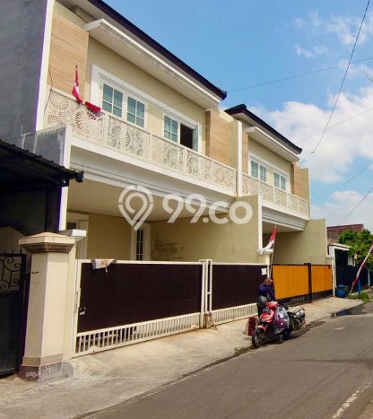 Hunian Mewah LB 350m2 Siap Pakai Desain Elegan di Soekarno Hatta, Malang Hunian Mewah LB 350m2 Siap Pakai Desain Elegan di Soekarno Hatta, Malang