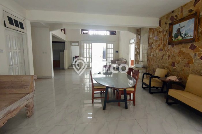 Rumah Luxury Modern Tanpa Renovasi di Soekarno Hatta Malang Rumah Luxury Modern Tanpa Renovasi di Soekarno Hatta Malang
