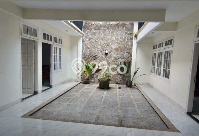 Rumah Luxury Modern Tanpa Renovasi di Soekarno Hatta Malang Rumah Luxury Modern Tanpa Renovasi di Soekarno Hatta Malang