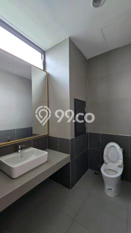 FOR RENT! Ruko di BSD City Cocok untuk Bisnis 348m2 FOR RENT! Ruko di BSD City Cocok untuk Bisnis 348m2