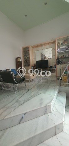 SEGERA MILIKI! Rumah area Kebon Jeruk, Jakarta Barat, LT 375m² LB 222m² SEGERA MILIKI! Rumah area Kebon Jeruk, Jakarta Barat, LT 375m² LB 222m²