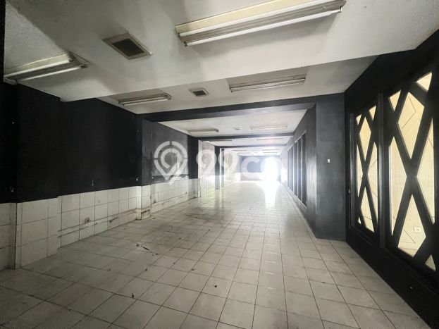 Kantor Dijual di Surabaya LT 1018m2 & LB 600m2 Lokasi Terbaik! Kantor Dijual di Surabaya LT 1018m2 & LB 600m2 Lokasi Terbaik!
