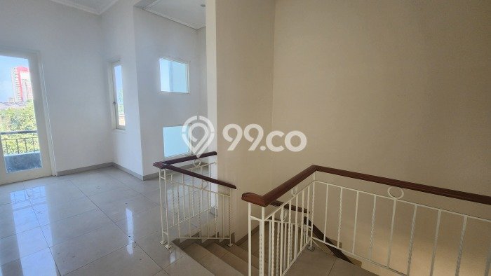 For Sale Rumah Mewah Exclusive di Mulyorejo, Surabaya For Sale Rumah Mewah Exclusive di Mulyorejo, Surabaya