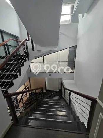 Disewakan Ruko di Pusat Kota Jakarta Selatan Ramai Strategis Disewakan Ruko di Pusat Kota Jakarta Selatan Ramai Strategis