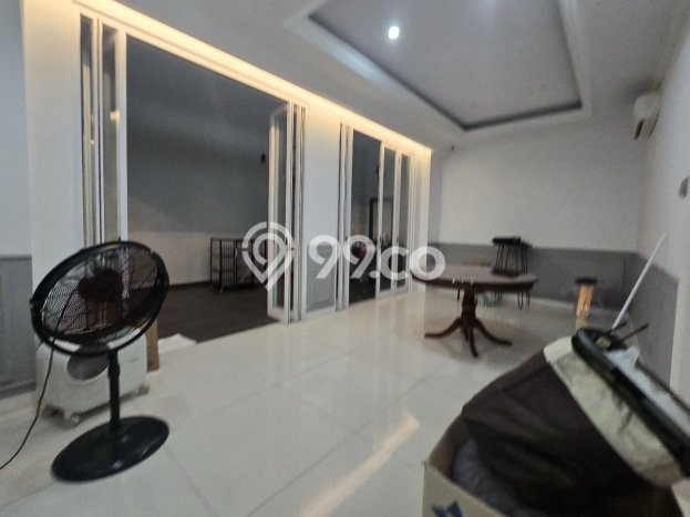 Rumah di , 5 KM, Design Modern, Luas 247m2m² Bangunan 420m2m² Rumah di , 5 KM, Design Modern, Luas 247m2m² Bangunan 420m2m²