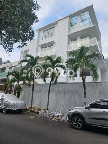 Hunian Mewah LB 650m2 Siap Pakai Desain Elegan di Sunter, Jakarta Utara Hunian Mewah LB 650m2 Siap Pakai Desain Elegan di Sunter, Jakarta Utara