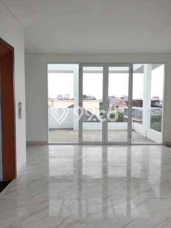 Hunian Mewah LB 650m2 Siap Pakai Desain Elegan di Sunter, Jakarta Utara Hunian Mewah LB 650m2 Siap Pakai Desain Elegan di Sunter, Jakarta Utara