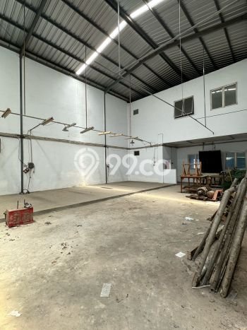 Gudang Disewa di Tangerang dengan LB 550m2 Area Komersial Ramai Gudang Disewa di Tangerang dengan LB 550m2 Area Komersial Ramai