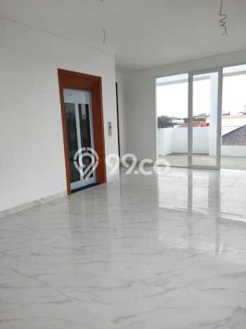 Hunian Mewah LB 650m2 Siap Pakai Desain Elegan di Sunter, Jakarta Utara Hunian Mewah LB 650m2 Siap Pakai Desain Elegan di Sunter, Jakarta Utara