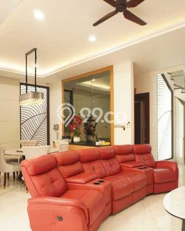 Rumah Mewah LB 475m2 Siap Huni Desain Elegan di Pantai Indah Kapuk, Jakarta Utara Rumah Mewah LB 475m2 Siap Huni Desain Elegan di Pantai Indah Kapuk, Jakarta Utara
