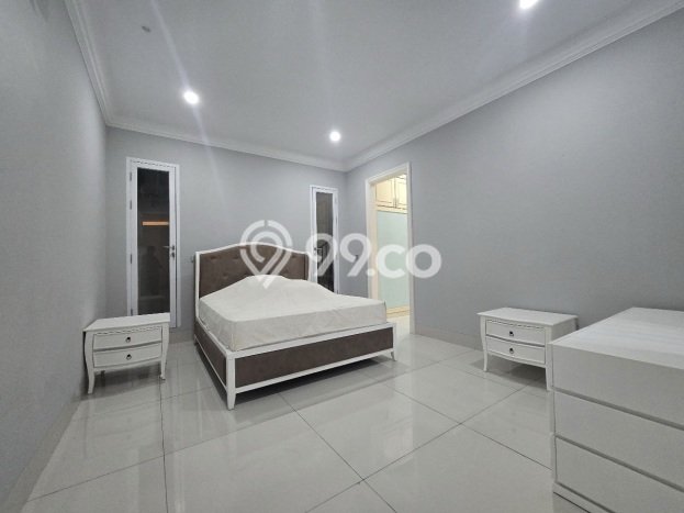 Rumah di , 5 KM, Design Modern, Luas 247m2m² Bangunan 420m2m² Rumah di , 5 KM, Design Modern, Luas 247m2m² Bangunan 420m2m²