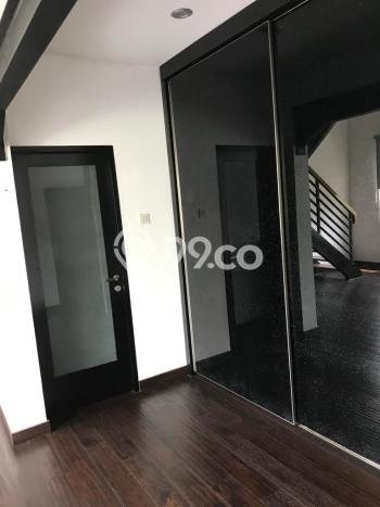 Rumah Elit LB 250m2 Siap Pakai Desain Elegan di Pluit, Jakarta Utara Rumah Elit LB 250m2 Siap Pakai Desain Elegan di Pluit, Jakarta Utara
