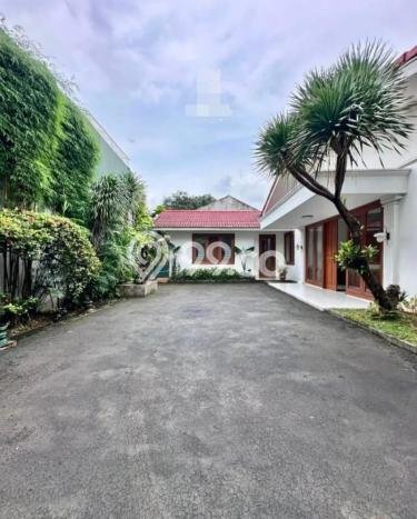 Rumah Elit LB 600m2 Siap Huni Desain Elegan di Kemang, Jakarta Selatan Rumah Elit LB 600m2 Siap Huni Desain Elegan di Kemang, Jakarta Selatan